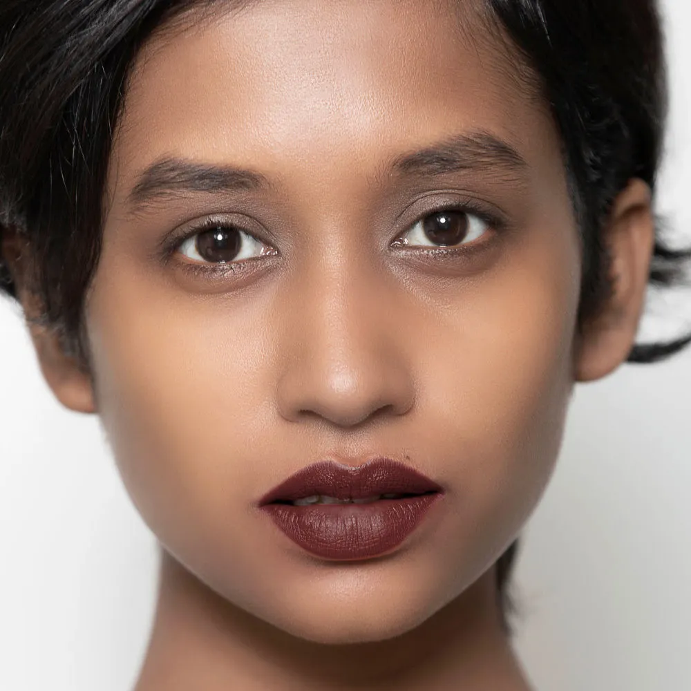Faces Canada Matte Lip Crayon | Cocoa Butter and Chamomile enriched | One Stroke Intense Color | Smooth Glide | All Day Hydrated Lips | Shade - Brunette 2.8g