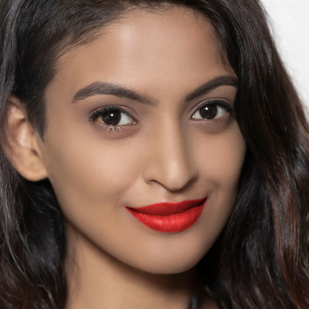 Faces Canada Matte Lip Crayon | Cocoa Butter and Chamomile enriched | One Stroke Intense Color | Smooth Glide | All Day Hydrated Lips | Shade - Smokin' Hot 2.8g