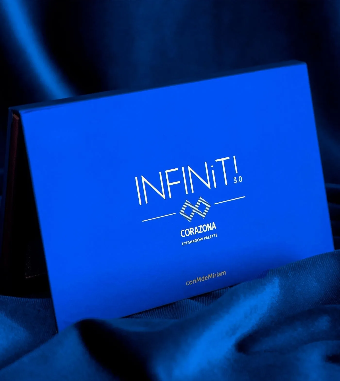 INFINIT! 3.0 by conMdeMiriam Eyeshadow palette
